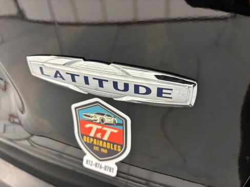 Used 2019 Jeep Cherokee Latitude w/ Popular Appearance Group FWD image 49
