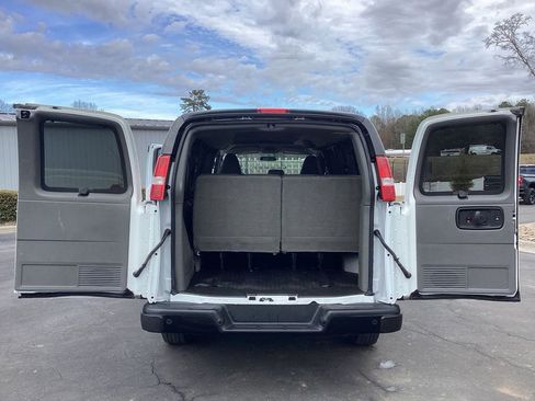 Used 2023 Chevrolet Express 3500 LS RWD image 4