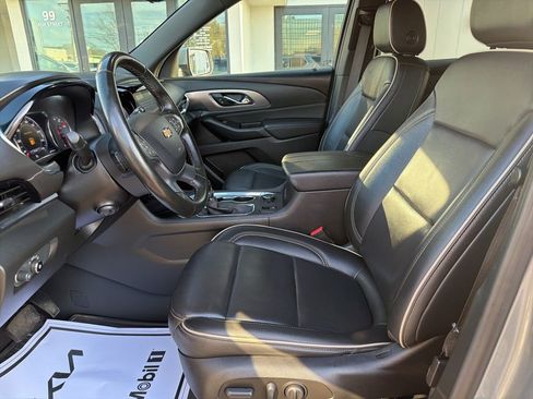 Used 2023 Chevrolet Traverse Premier image 30