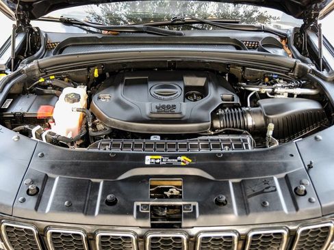 Used 2023 Jeep Grand Cherokee Overland w/ Luxury Tech Group IV image 7