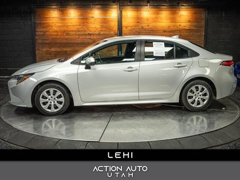 Used 2021 Toyota Corolla LE image 1