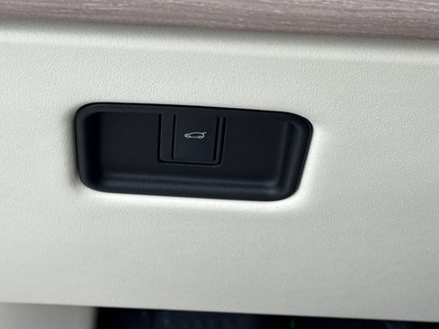 Used 2023 Land Rover Range Rover SE image 31