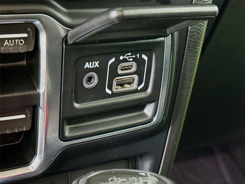 Used 2019 Jeep Wrangler Unlimited Sport S image 24