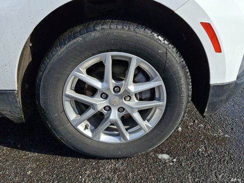 Used 2023 Chevrolet Equinox LT image 32