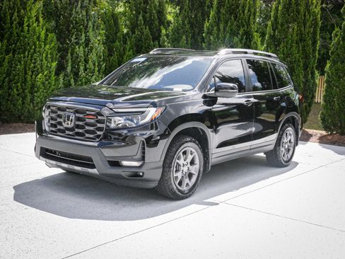 Used 2024 Honda Passport TrailSport image 5