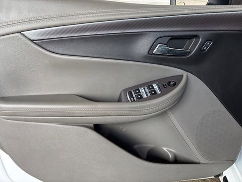 Used 2015 Chevrolet Impala LS FWD image 11