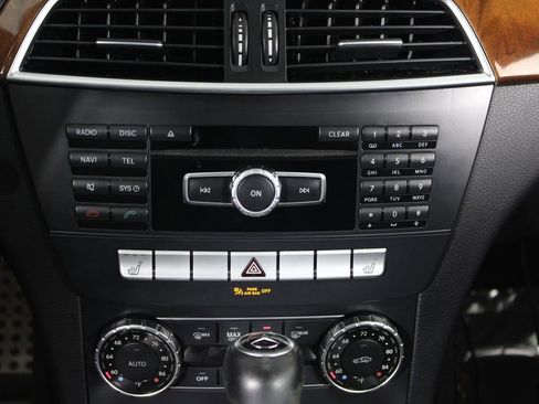 Used 2014 Mercedes-Benz C 250 Sedan image 21