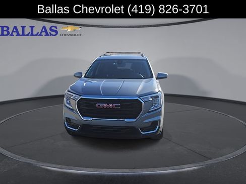 Certified 2023 GMC Terrain SLE w/ Driver Convenience Package FWD image 3