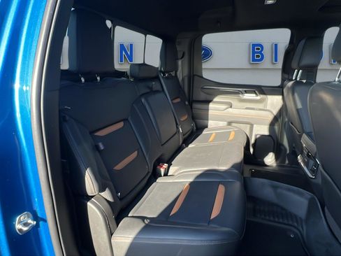 Used 2022 GMC Sierra 1500 AT4 w/ Technology Package image 11