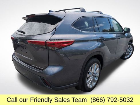 Used 2023 Toyota Highlander Limited AWD/4WD image 6