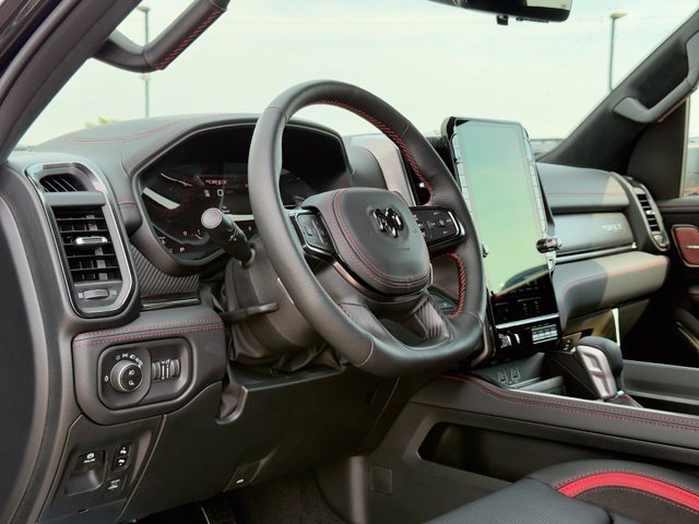 Used 2027 RAM 1500 4x4 Crew Cab image 24