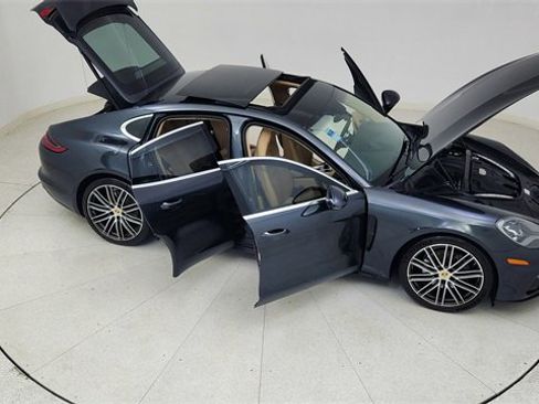 Used 2018 Porsche Panamera 4S image 81
