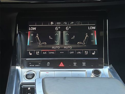 Used 2024 Audi Q8 e-tron Premium Plus image 23