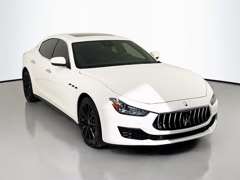 Used 2021 Maserati Ghibli S image 1