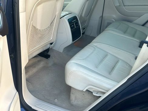 Used 2013 Volkswagen Touareg TDI AWD/4WD image 13
