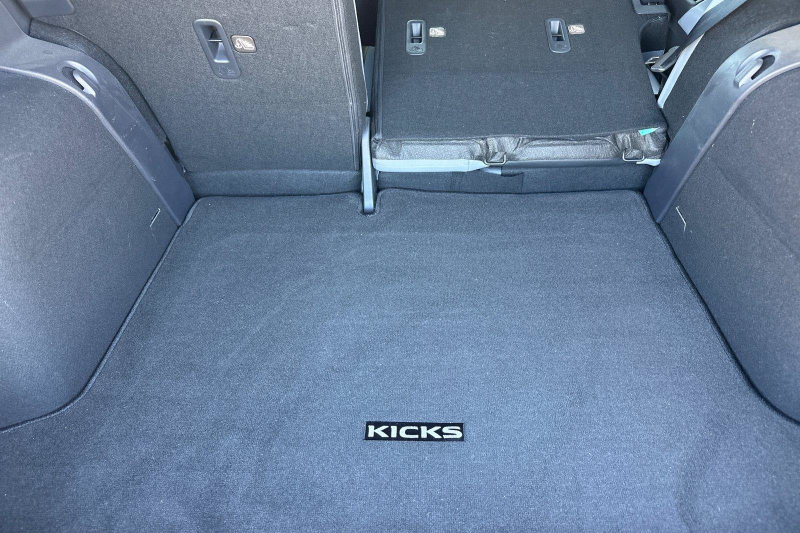 Used 2023 Nissan Kicks SR w/ SR Premium Package FWD image 14
