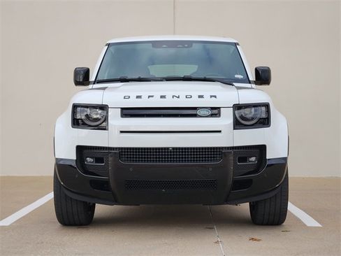 Used 2025 Land Rover Defender 130 X-Dynamic SE image 2