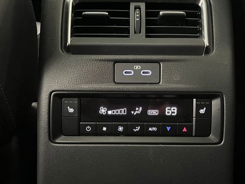 Certified 2025 MAZDA CX-70 3.3 Turbo S w/ Premium Package image 32