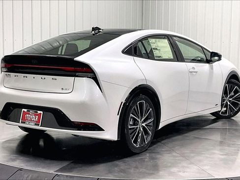 New 2026 Toyota Prius XLE image 14