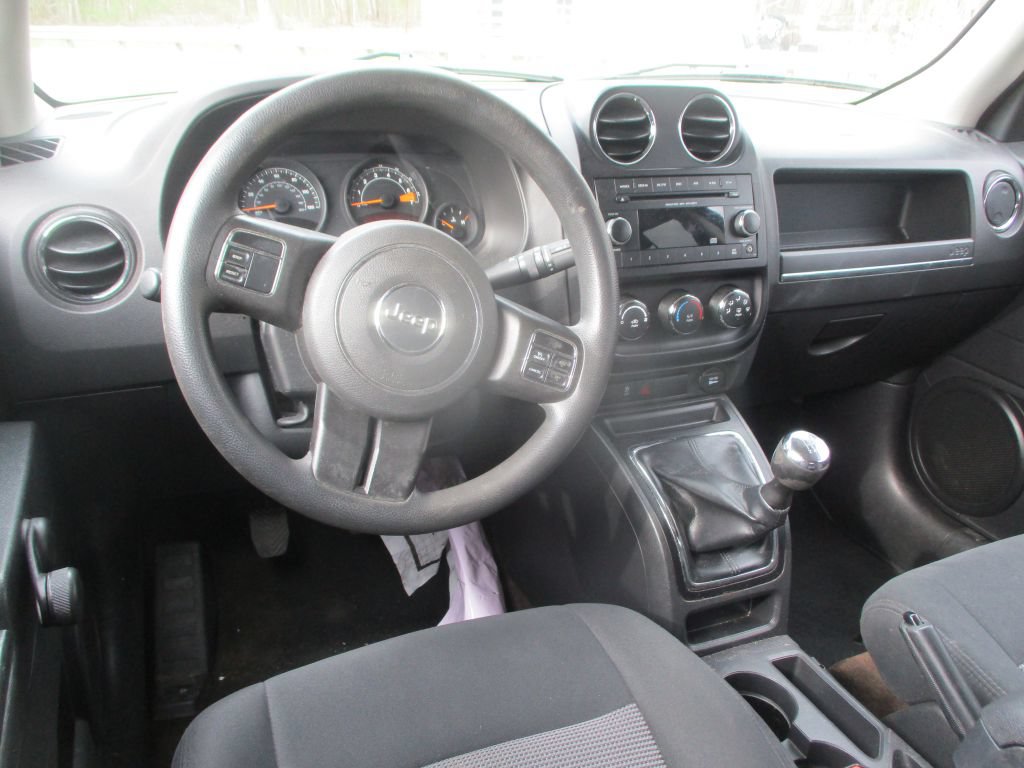 Used 2014 Jeep Patriot Sport FWD image 9