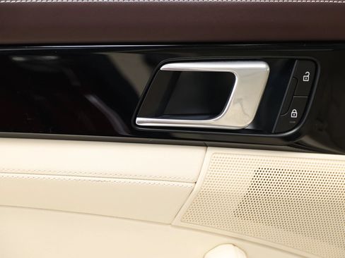 Used 2022 Porsche Panamera image 49