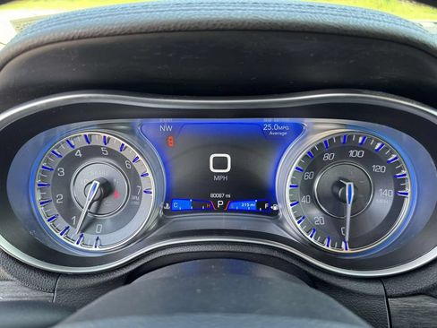 Used 2022 Chrysler 300 Touring w/ Sport Appearance Package RWD image 24