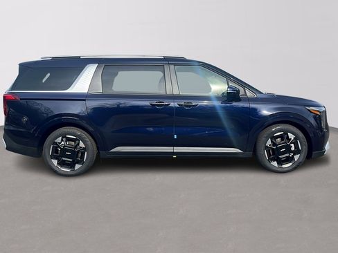 New 2026 Kia Carnival EX image 8