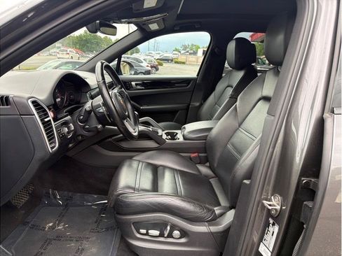 Used 2019 Porsche Cayenne S AWD/4WD image 12