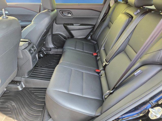 Used 2023 Nissan Rogue SV w/ SV Premium B Package AWD/4WD image 18