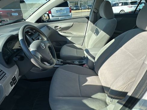 Used 2010 Toyota Corolla LE image 9