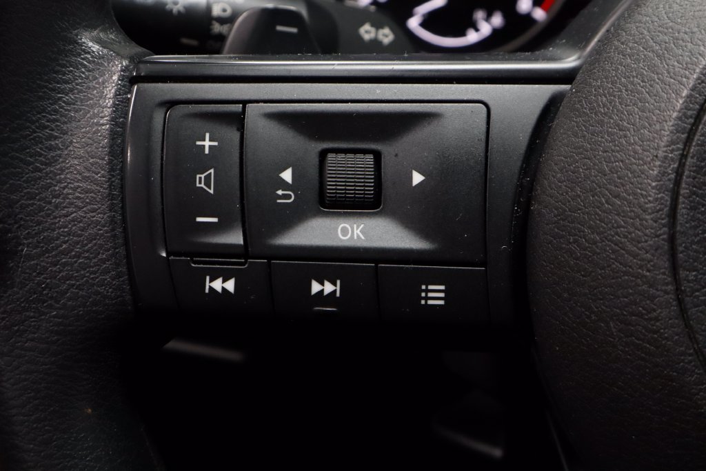 Used 2023 Nissan Rogue S FWD image 27