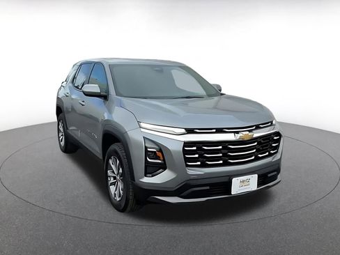 Used 2025 Chevrolet Equinox LT image 3