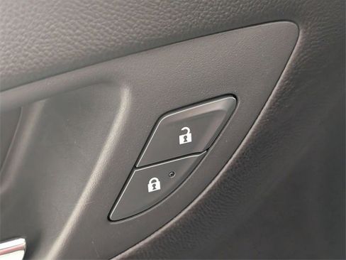 Used 2019 Chevrolet Equinox LT image 11