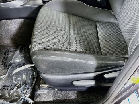 Used 2018 Toyota RAV4 XLE w/ Plus Extra Value Package AWD/4WD image 18