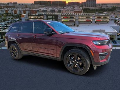 New 2025 Jeep Grand Cherokee Limited w/ Black Appearance Package