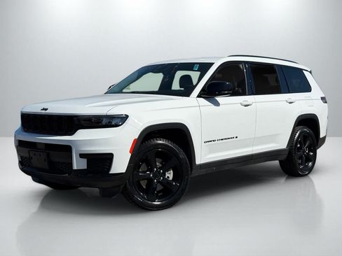 Used 2023 Jeep Grand Cherokee L Laredo RWD image 1
