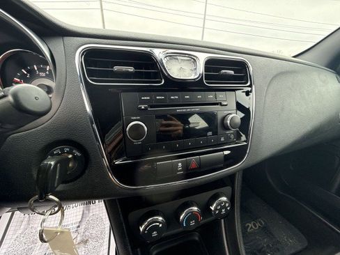 Used 2013 Chrysler 200 LX image 12