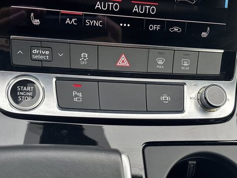 Used 2025 Audi Q7 3.0T Premium Plus image 40