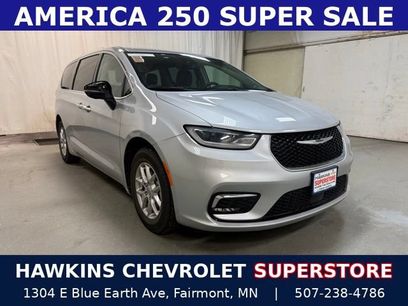 Used 2024 Chrysler Pacifica Touring-L