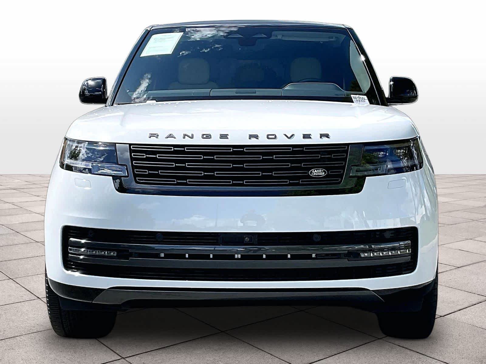 Used 2025 Land Rover Range Rover SE AWD/4WD image 8