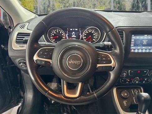 Used 2019 Jeep Compass Latitude AWD/4WD image 18