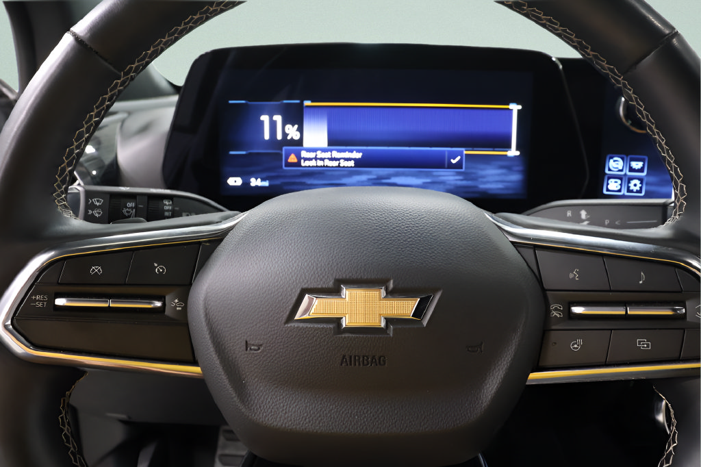 Used 2025 Chevrolet Blazer EV LT AWD/4WD image 13