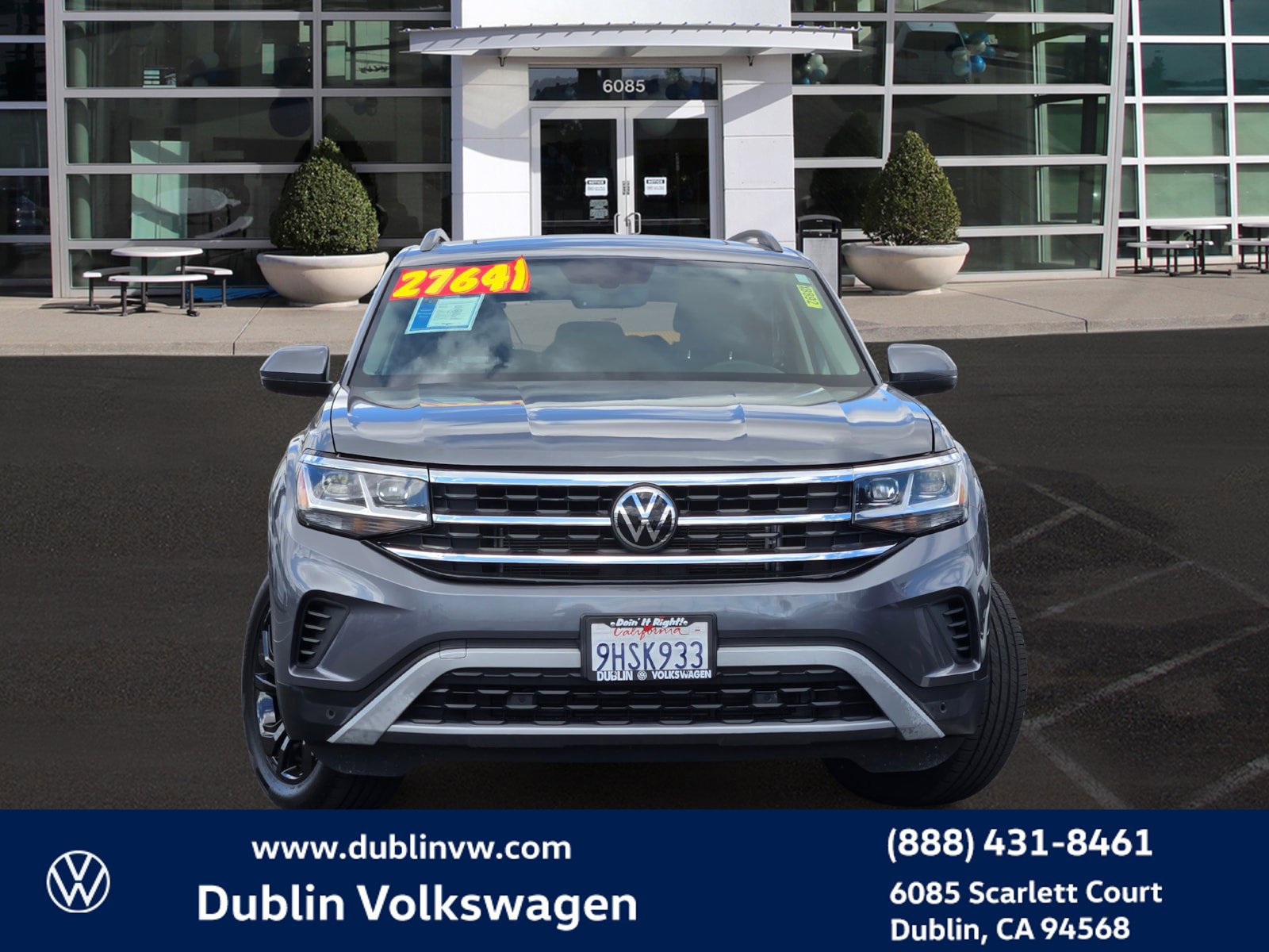 Used 2023 Volkswagen Atlas SE w/ Panoramic Sunroof Package FWD image 2