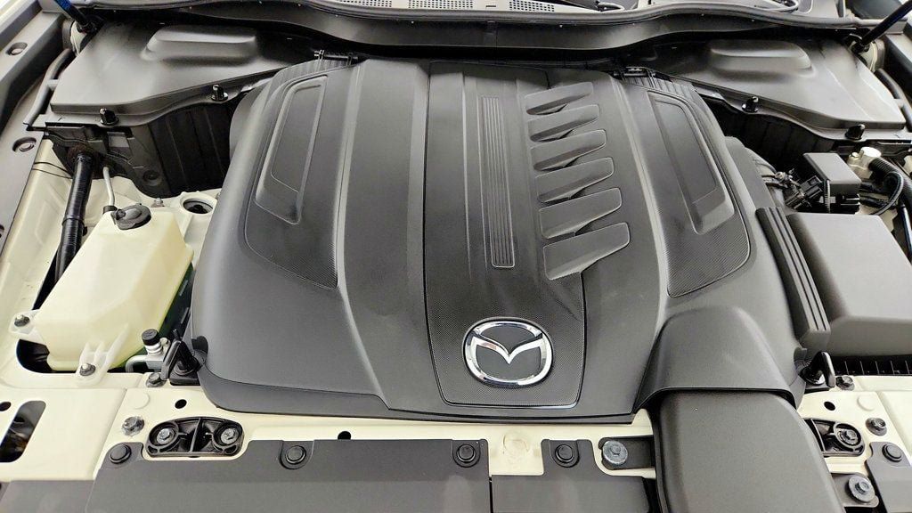 Used 2025 MAZDA CX-70 3.3 Turbo w/ Preferred Package AWD/4WD image 27