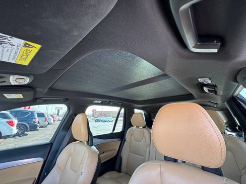 Used 2017 Volvo XC90 T6 Momentum w/ Vision Package image 29