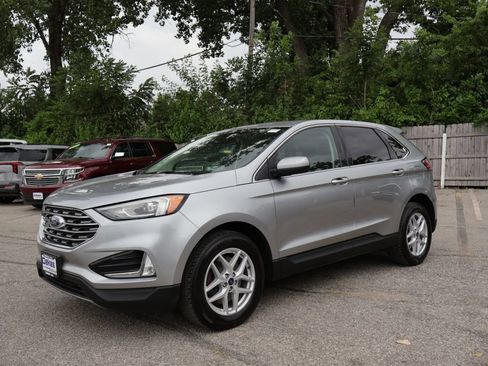 Used 2022 Ford Edge SEL w/ Convenience Package AWD/4WD image 3