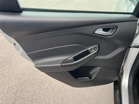 Used 2018 Ford Focus SE FWD image 19