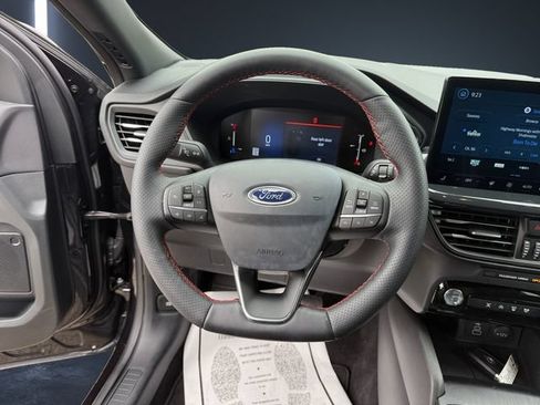 Used 2025 Ford Escape ST-Line Select w/ Tech Pack #1 AWD/4WD image 12