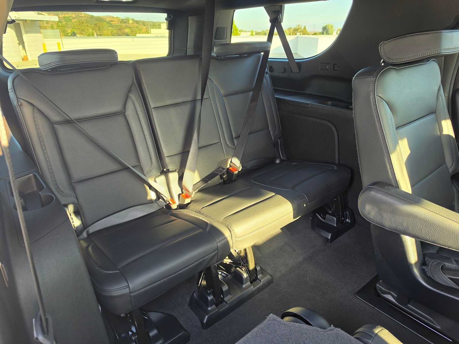 Used 2025 GMC Yukon XL Denali AWD/4WD image 13