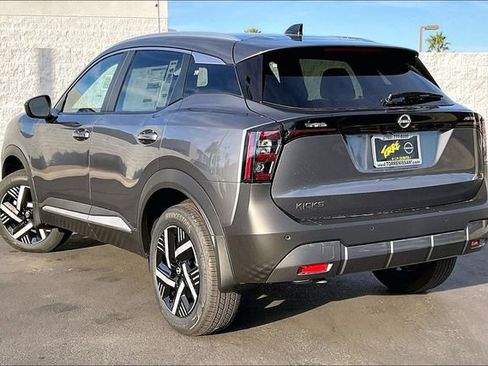 New 2026 Nissan Kicks SV w/ Charging Package image 2